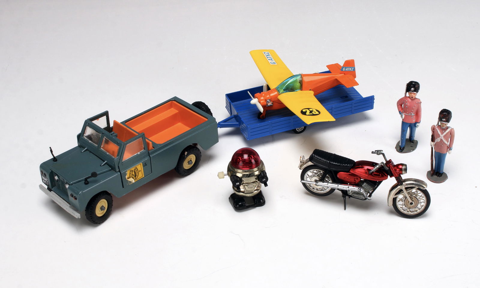 LOT OF TOY CARS CORGI LAND ROVER YAMAHA (1 of 4)