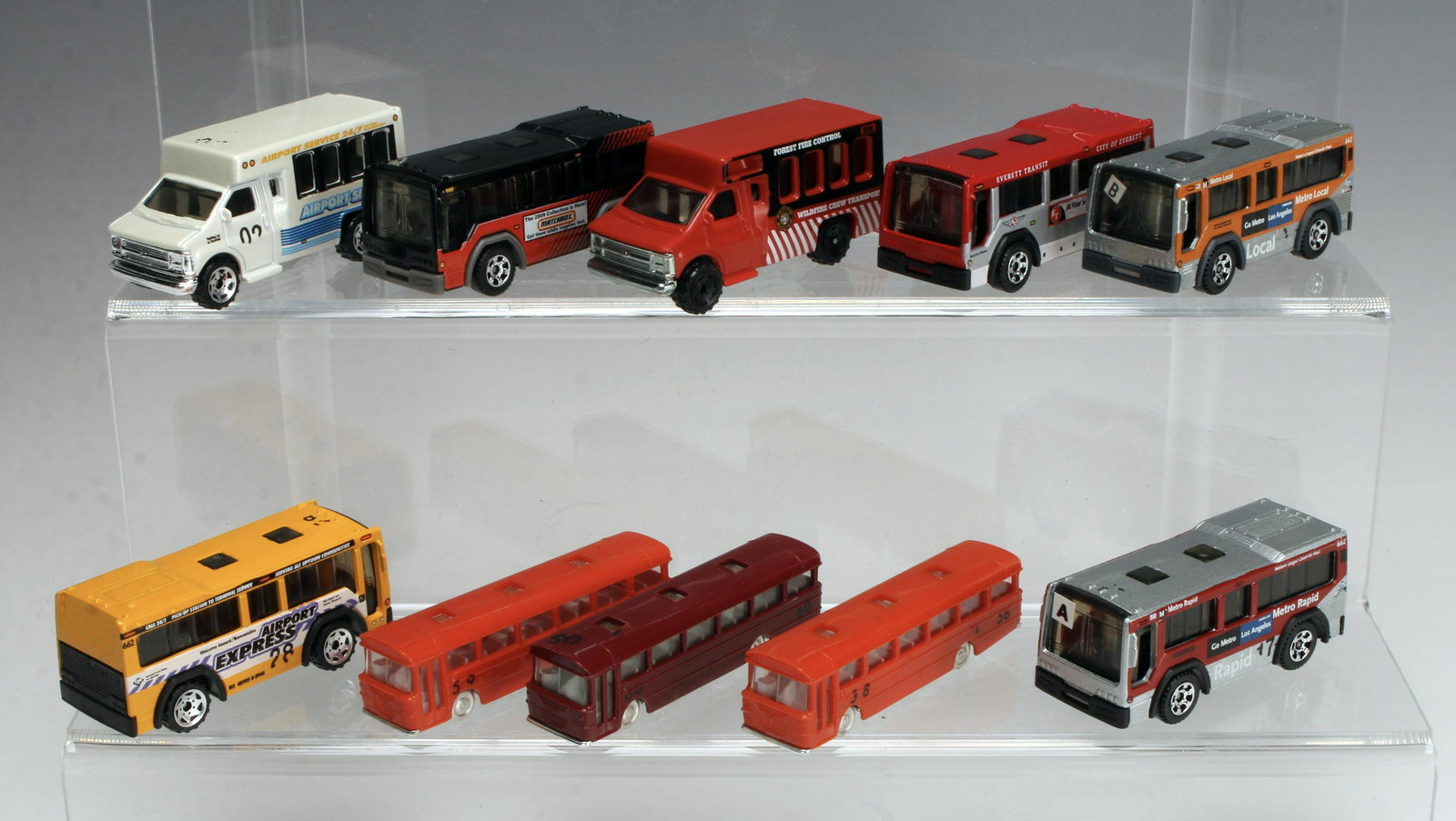 LOT OF 39 BUSES MATCHBOX TRI-ANG MINIX (1 of 5)