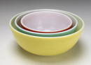 3 VINTAGE PYREX NESTING BOWLS