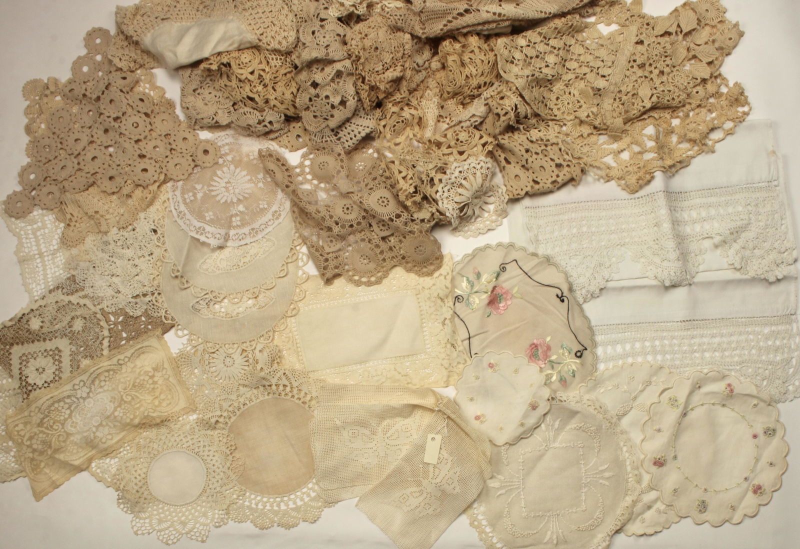 LOT OF VINTAGE CROCHET & LACE DOILIES: LOT OF VINTAGE CROCHET & LACE DOILIES Also included are table runners. $40 - $80 Shipping: Shipping in