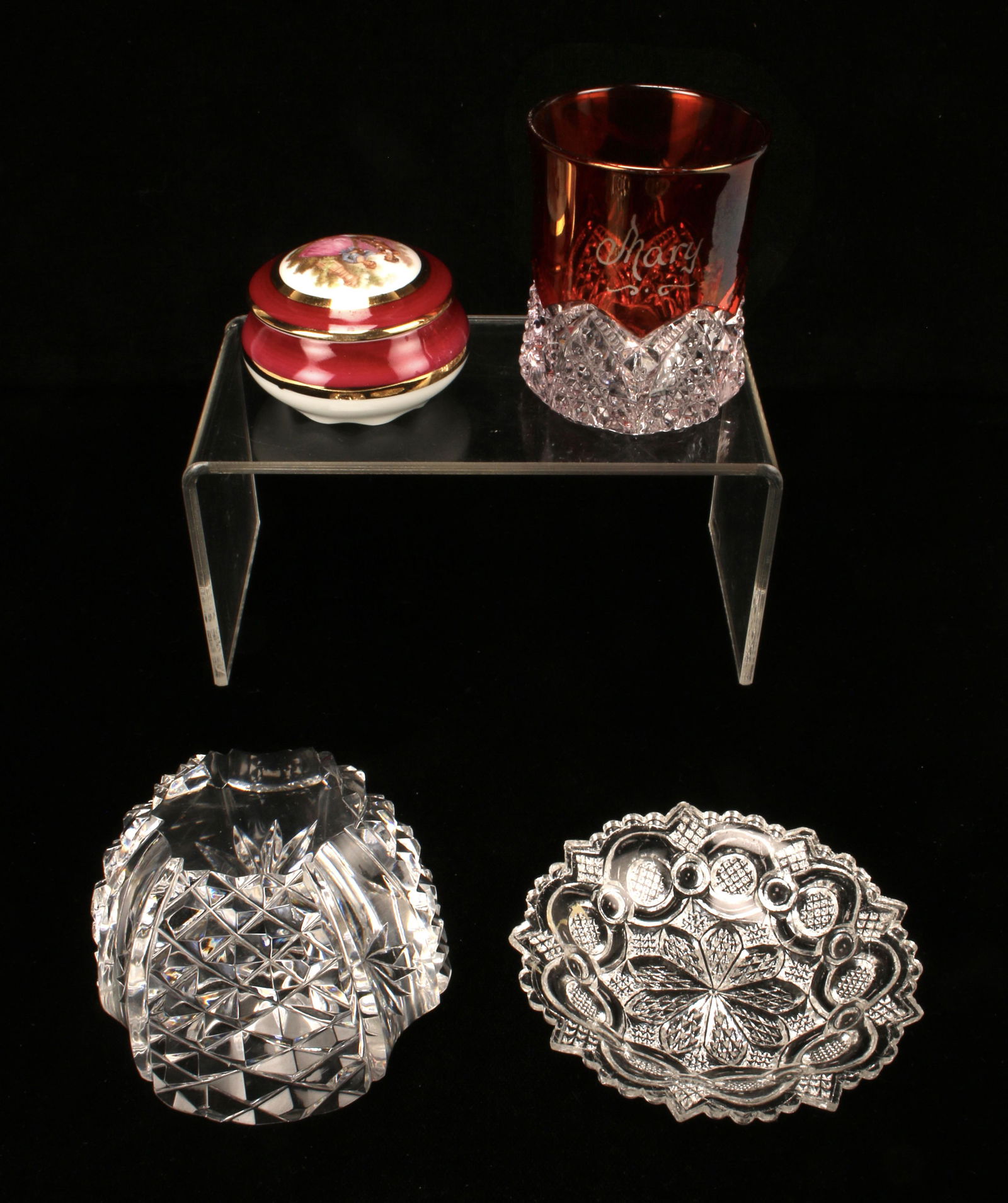 LOT OF PORCELAIN & GLASS (1 of 5)