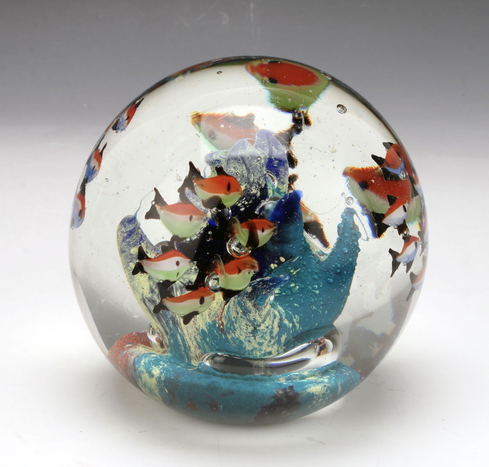 LARGE SCHOOL OF FISH ART GLASS PAPERWEIGHT (1 of 4)