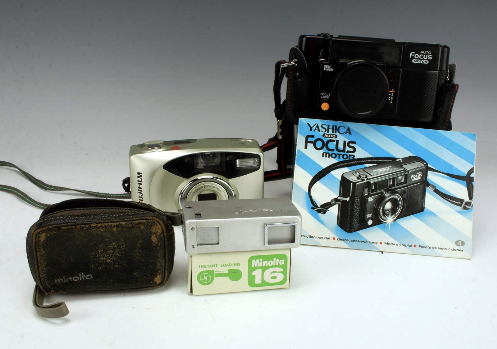 3 VINTAGE CAMERAS MINOLTA 16, FUJI, YASHIKA (1 of 2)