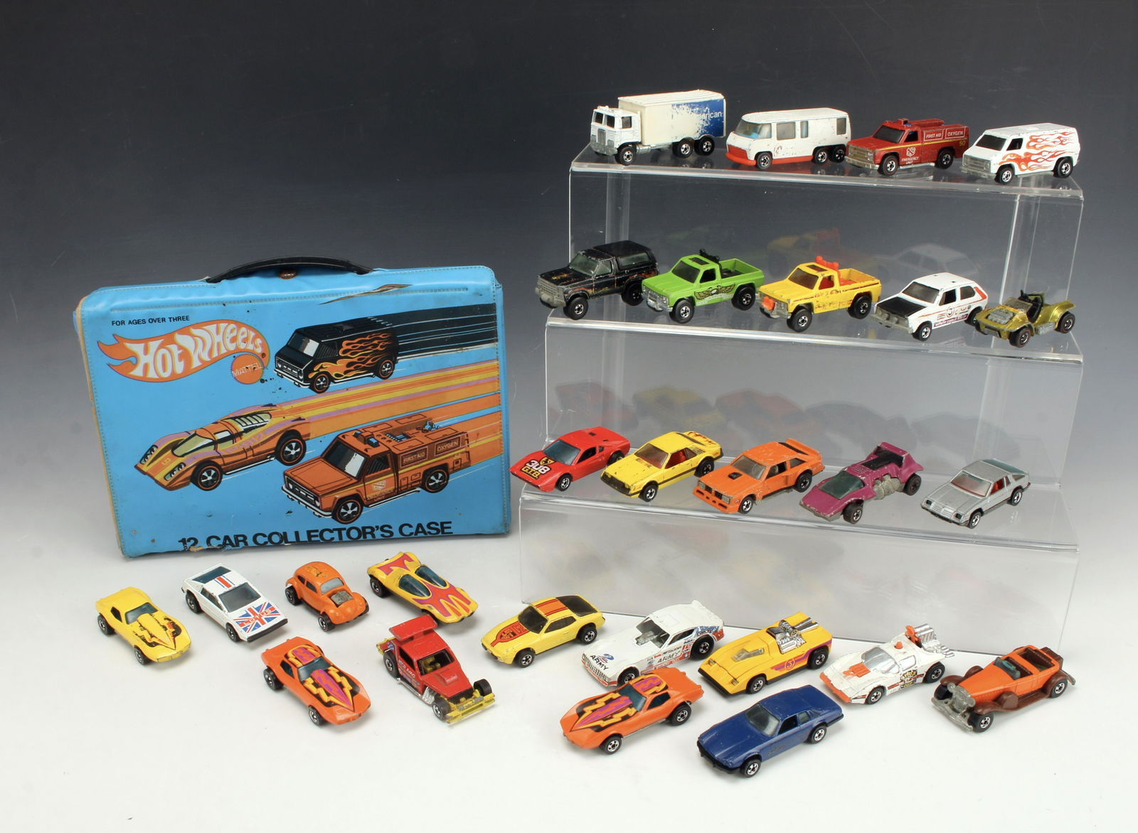 HOT WHEELS CARS WITH CASE (1 of 12)