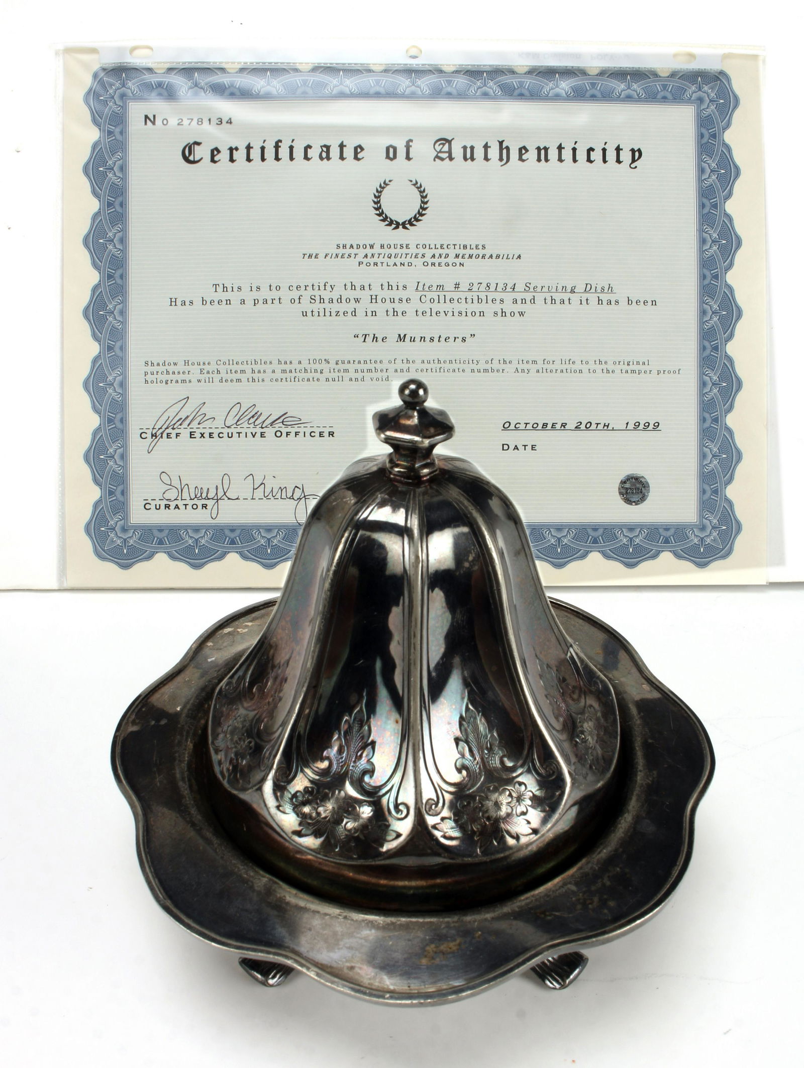 LIDDED SERVING DISH USED IN THE MUNSTERS (1 of 5)