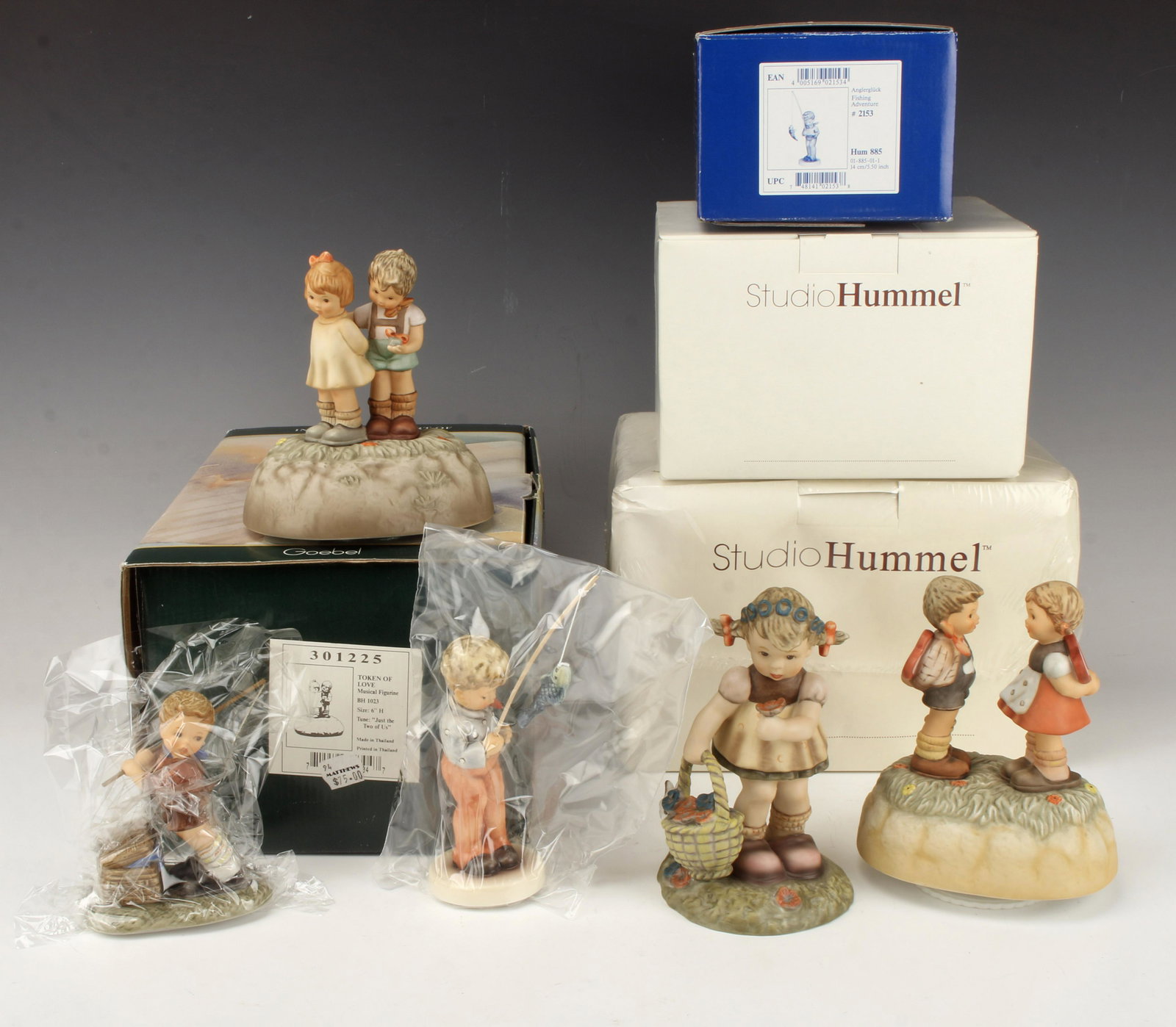 LOT OF HUMMELS SOME WITH BOXES (1 of 4)