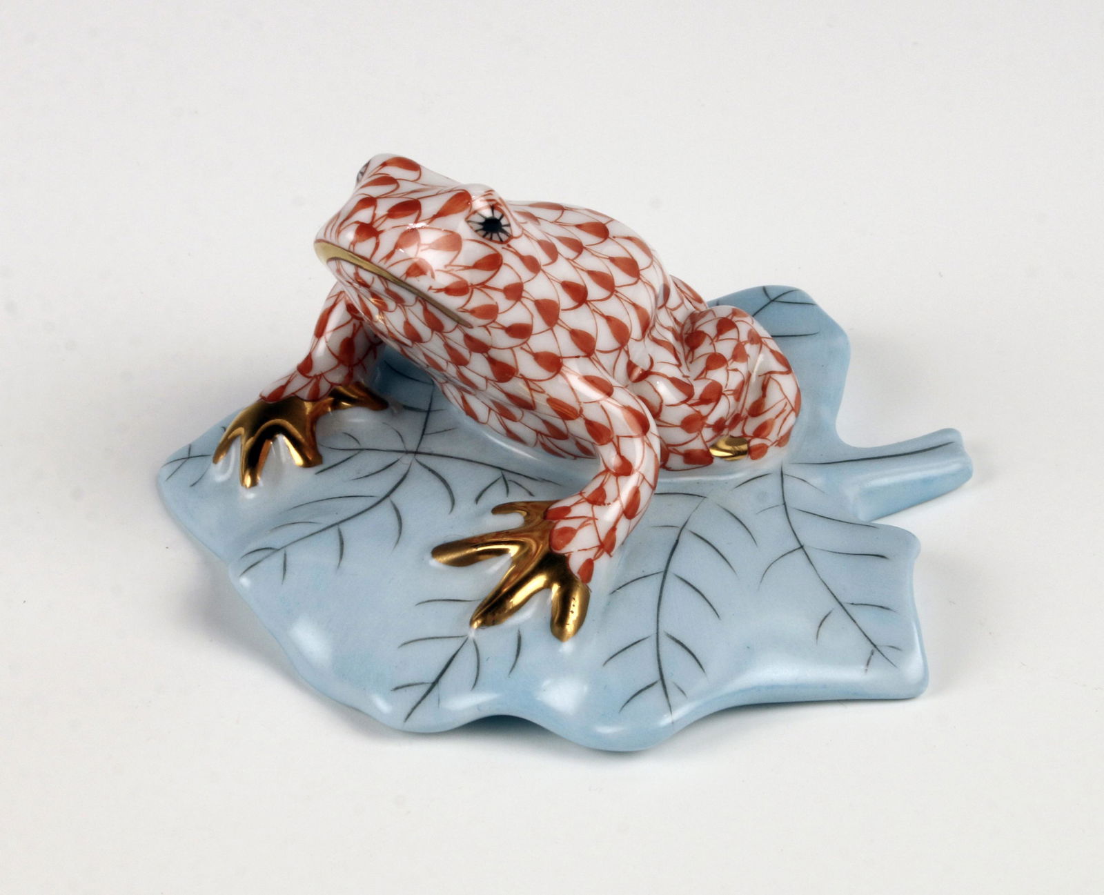 HEREND FISHNET FROG ON LILYPAD (1 of 4)