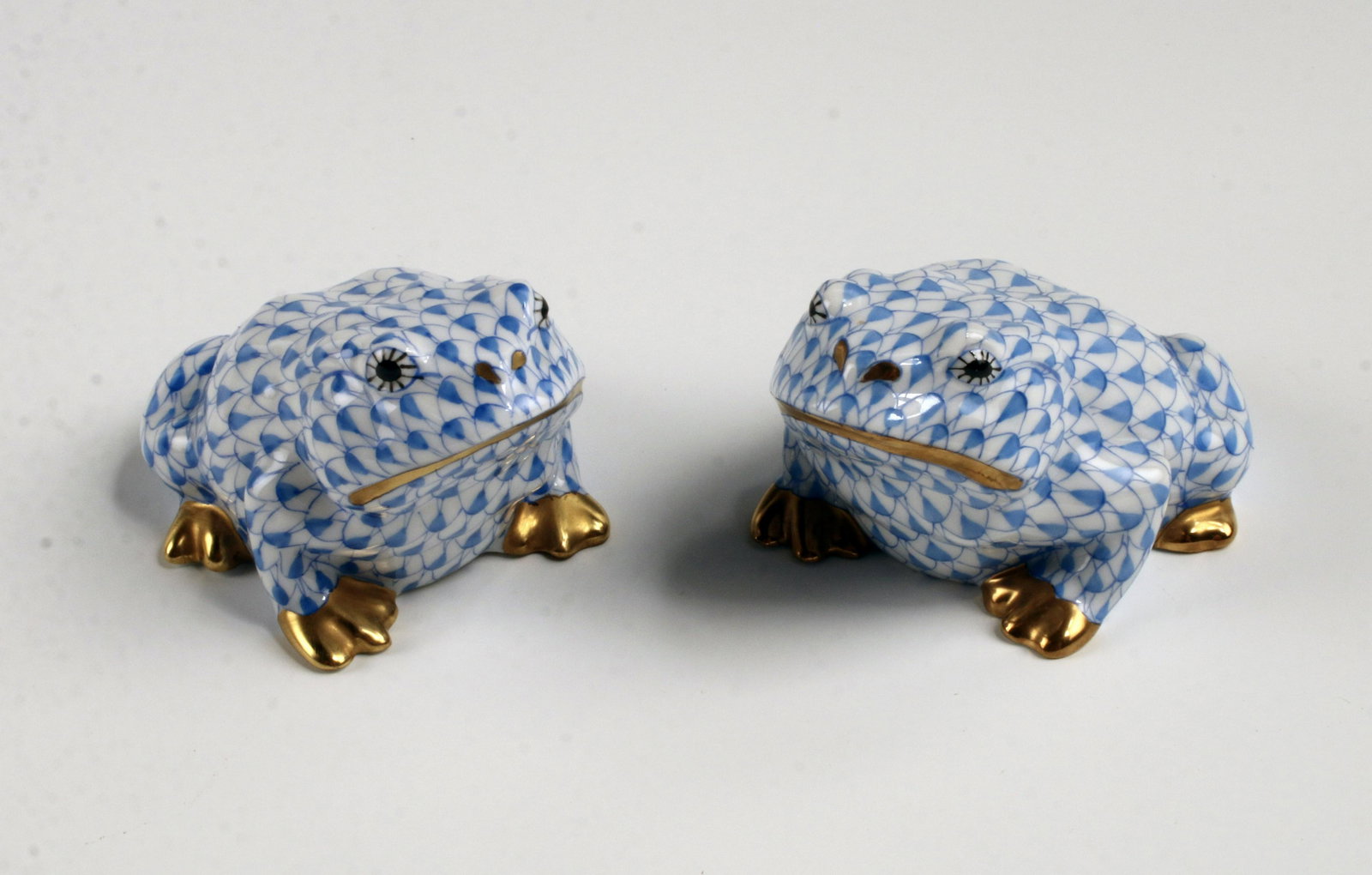 TWO HEREND BLUE FISHNET PORCELAIN FROGS (1 of 7)