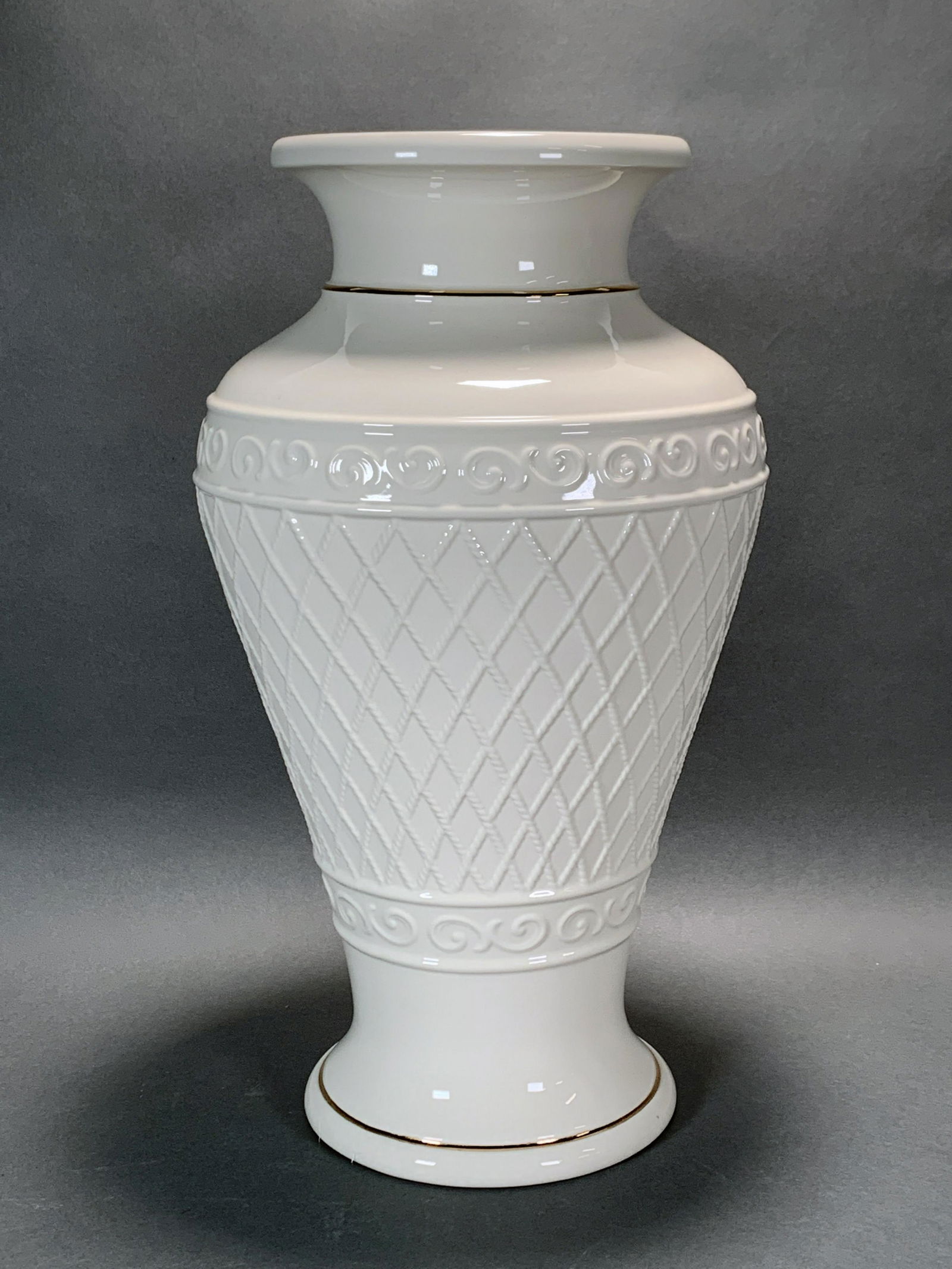 LARGE LENOX 16" CRISS CROSS VASE (1 of 5)