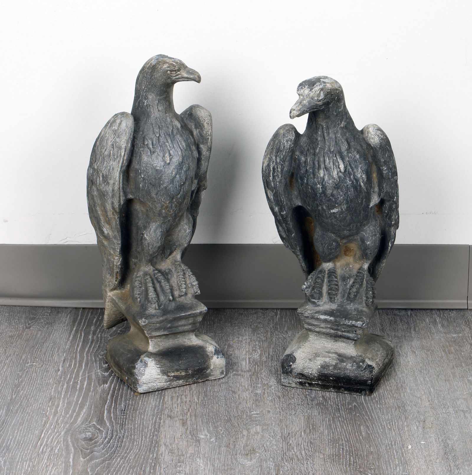 PAIR ENGLISH LEAD EAGLE GARDEN ORNAMENTS (1 of 7)