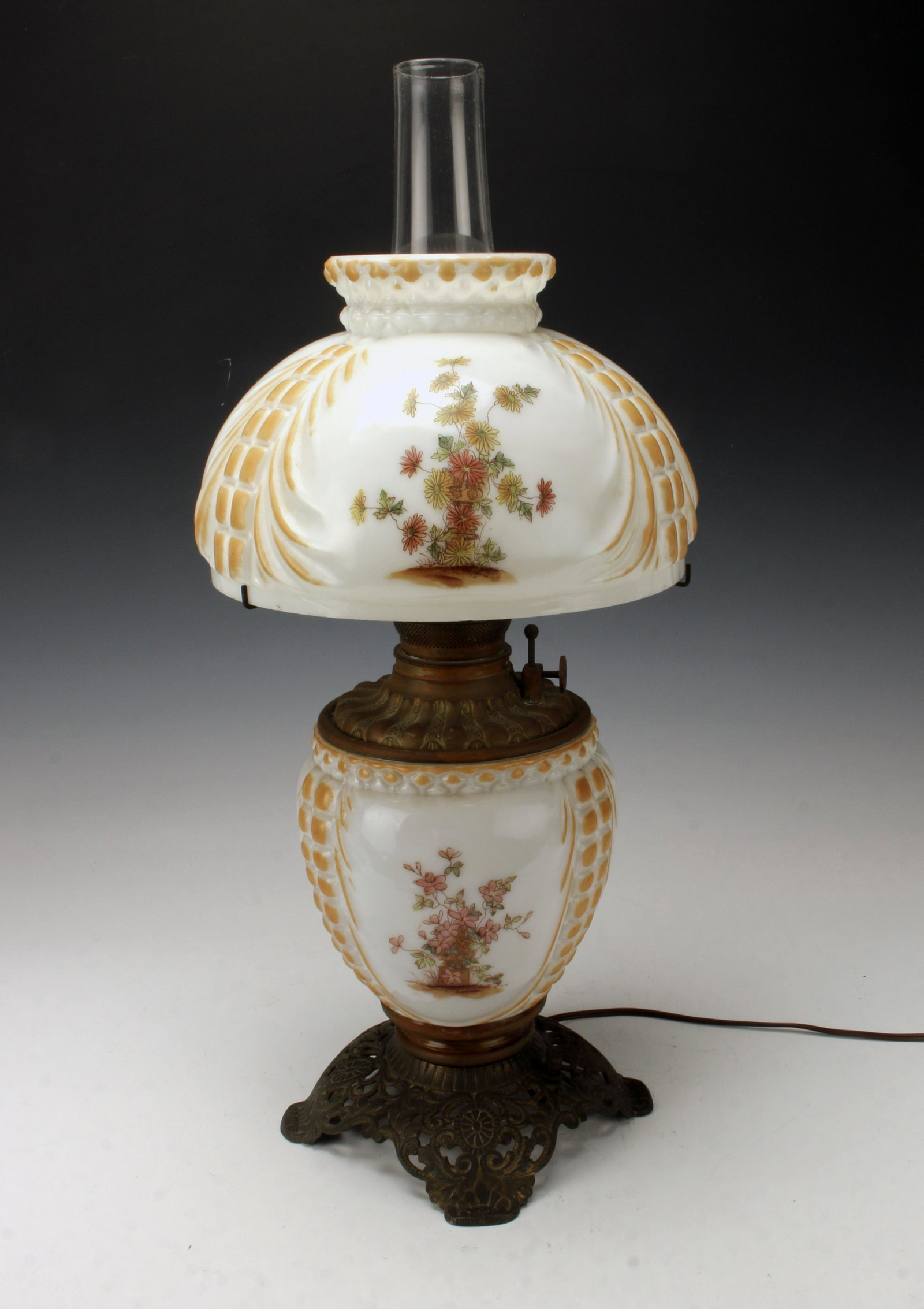 VICTORIAN PAINTED MILK GLASS OIL LAMP (1 of 8)