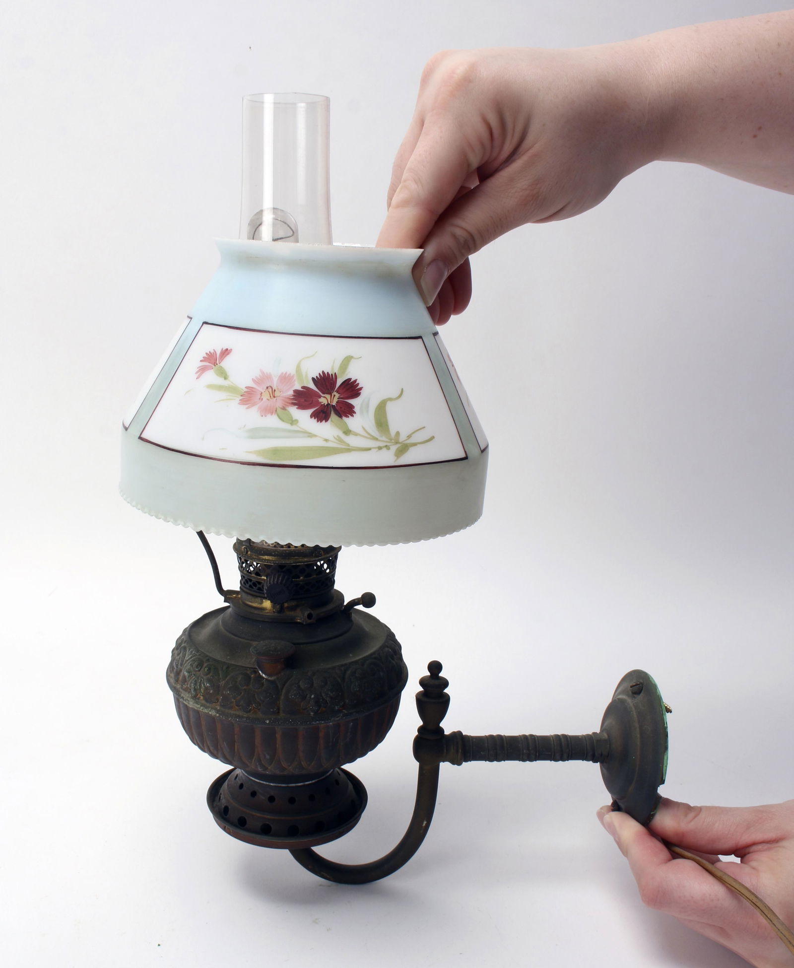 White milk glass lamp 2024 with blue flowers