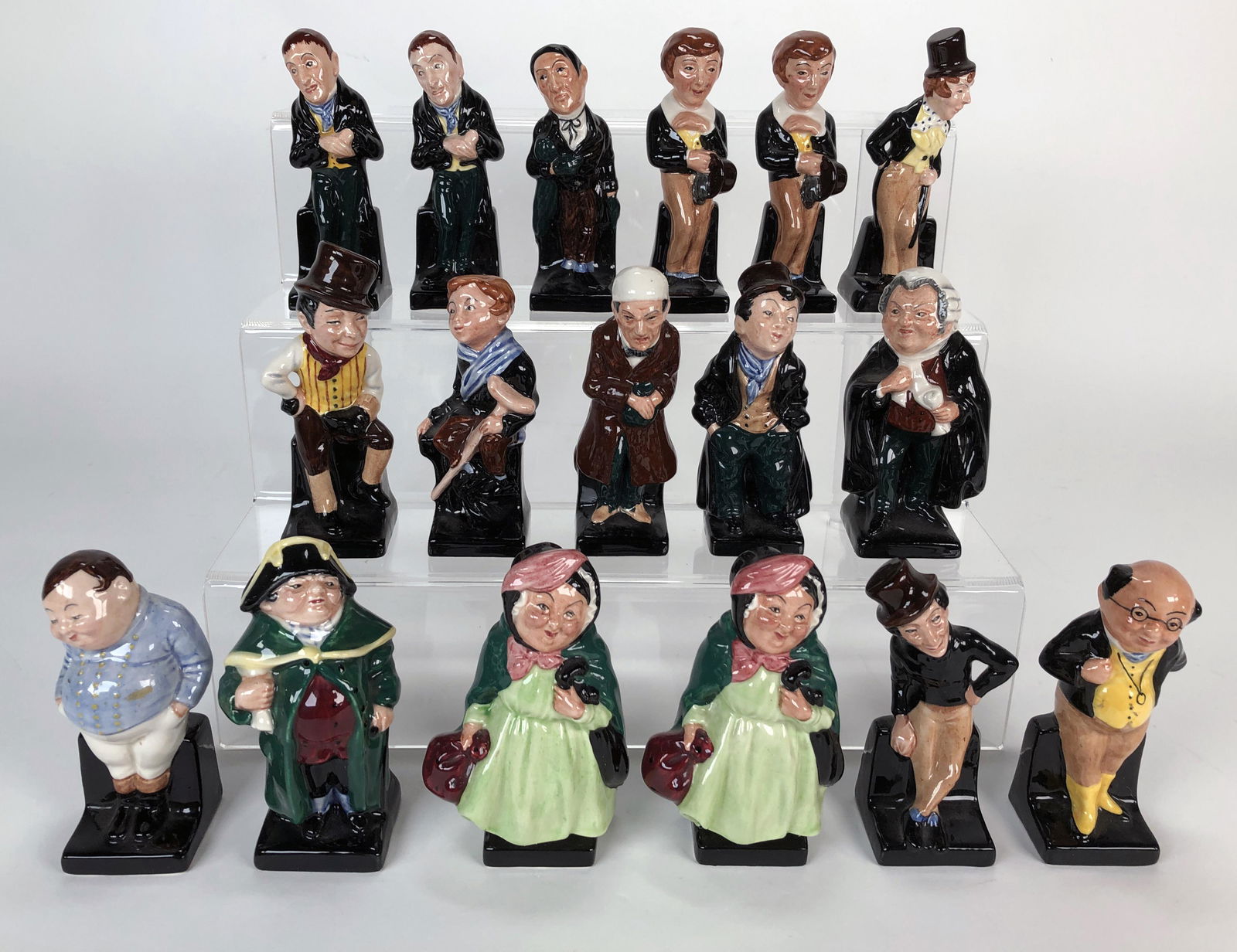 COLLECTION OF 17 ROYAL DOULTON FIGURES DICKENS (1 of 6)