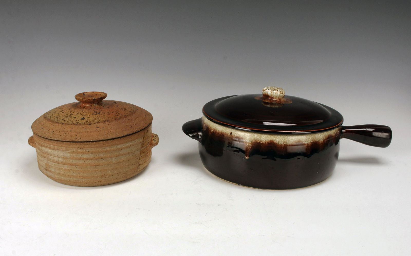 HAND CRAFTED CASSEROLE & USA BEAN POT SERVER (1 of 3)