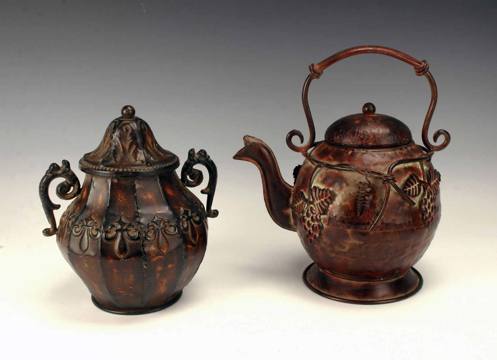 DECORATIVE TIN TEA POT & LIDDED JAR (1 of 2)