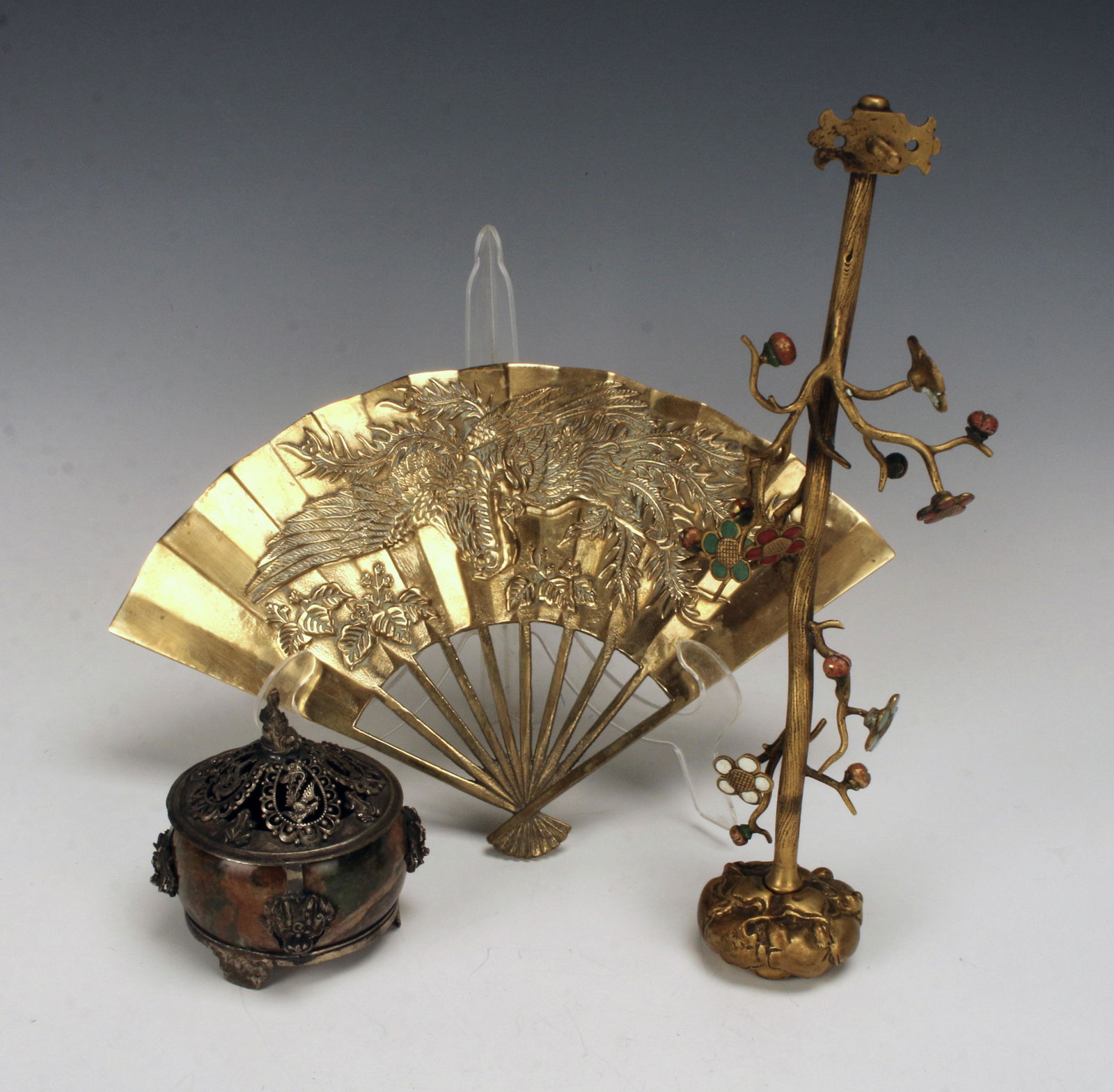 THREE DECORATIVE ASIAN STYLE BRASS ITEMS (1 of 6)