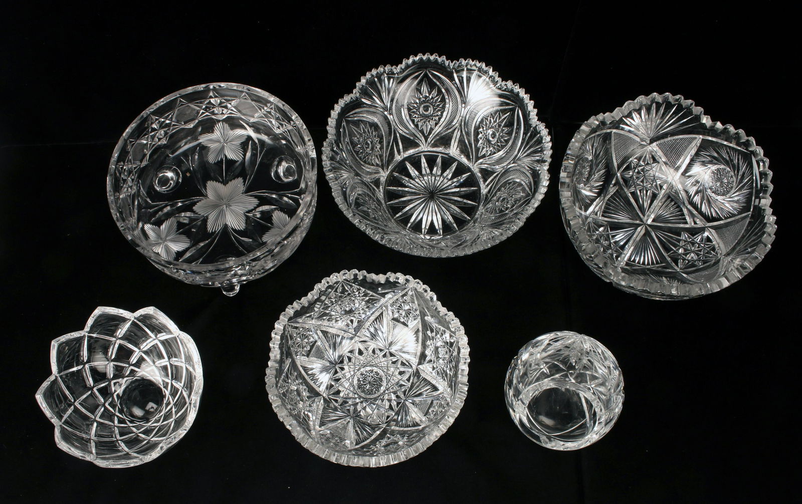 COLLECTION OF CUT CRYSTAL SERVING PIECES (1 of 5)
