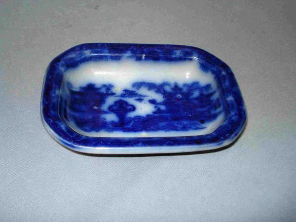 Flow Blue Dish: Flow blue decorated 6 1/2" dish.