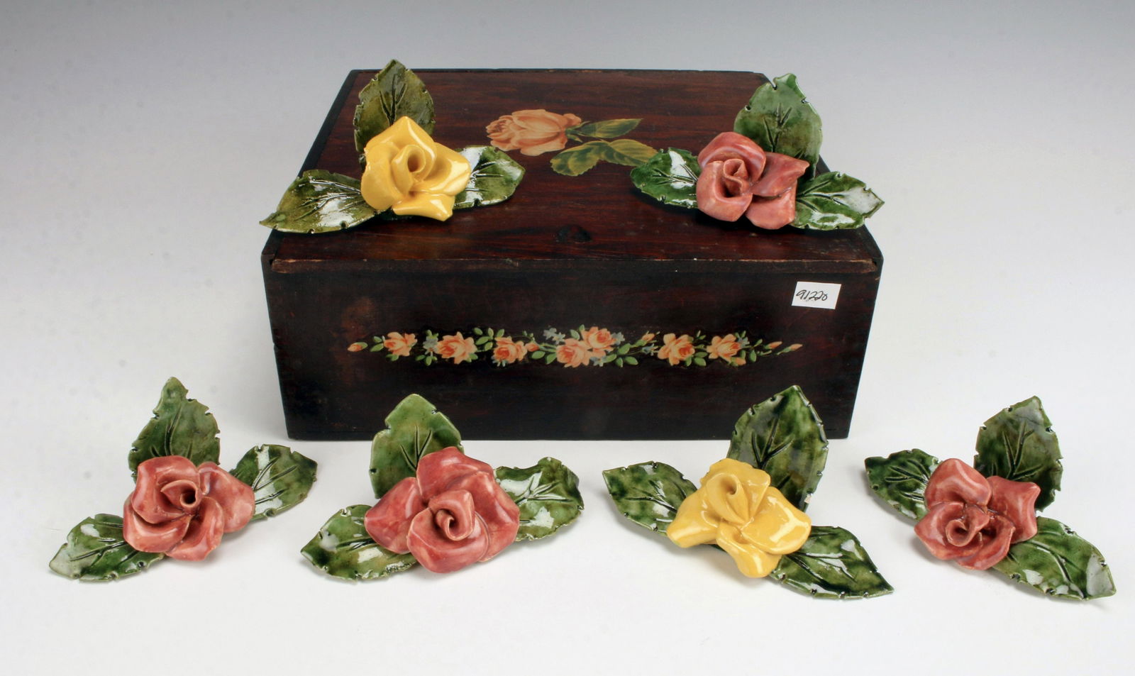 FLOWER PLACE CARD HOLDERS: FLOWER PLACE CARD HOLDERS Set of 8 flower place card holders in wooden box. 3 1/4" x 9 1/4" x 9 1/4" Shipping: