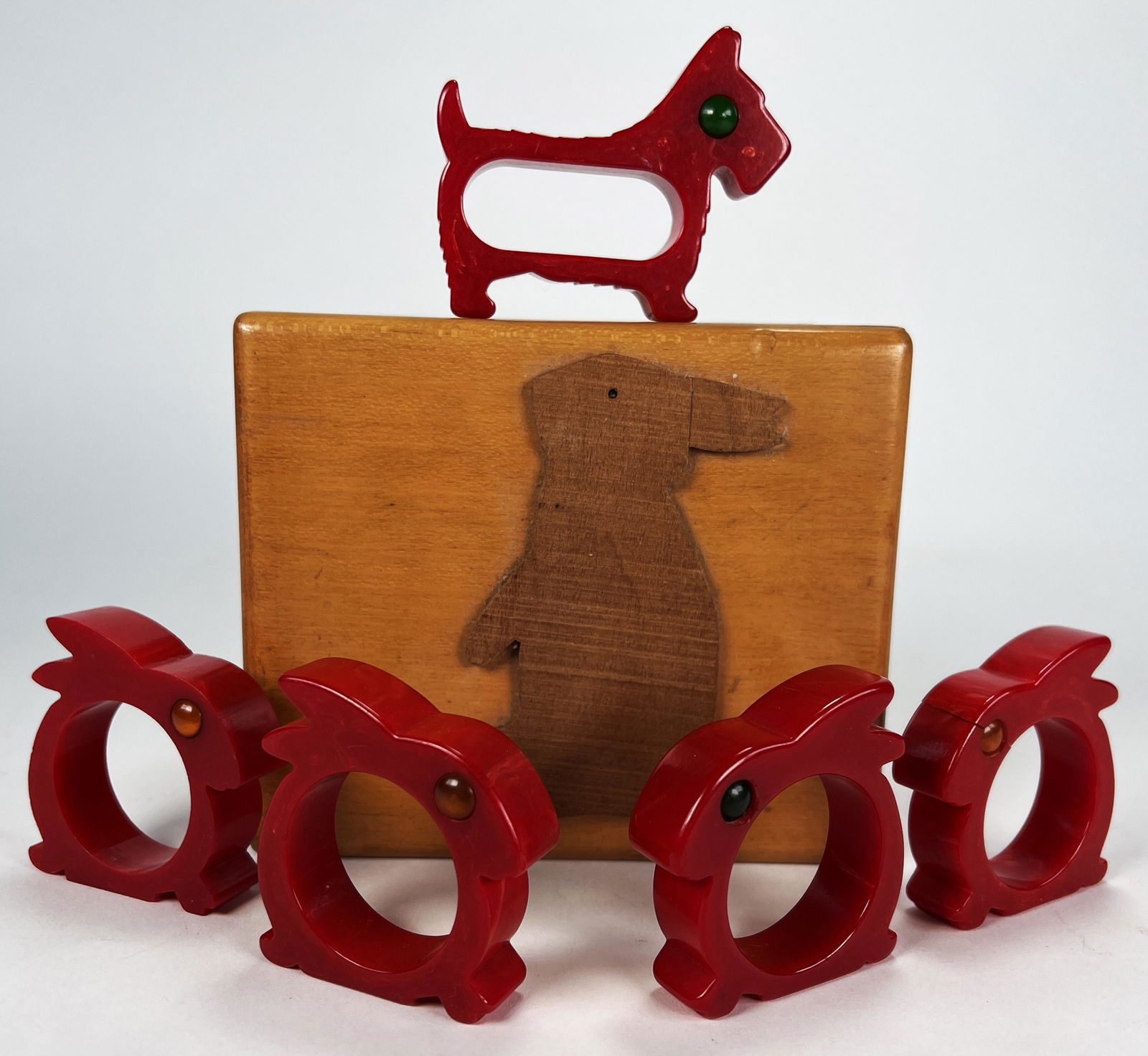 VINTAGE DOG & RABBIT NAPKIN RINGS IN BOX (1 of 5)