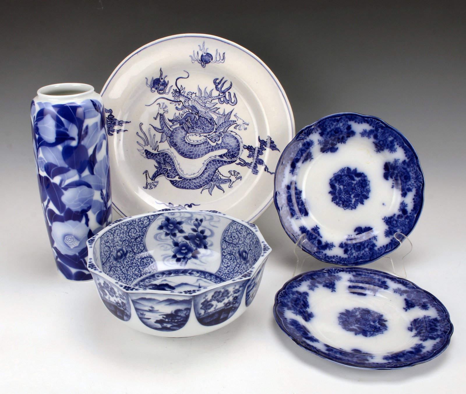 BLUE & WHITE FLOW BLUE, JAPANESE, CARMONA PORCELAIN: BLUE & WHITE FLOW BLUE, JAPANESE, CARMONA PORCELAIN Tall Japanese vase with blue and white floral motif. Round blue and white bowl with Asian scenes and decagonal top and Japanese
