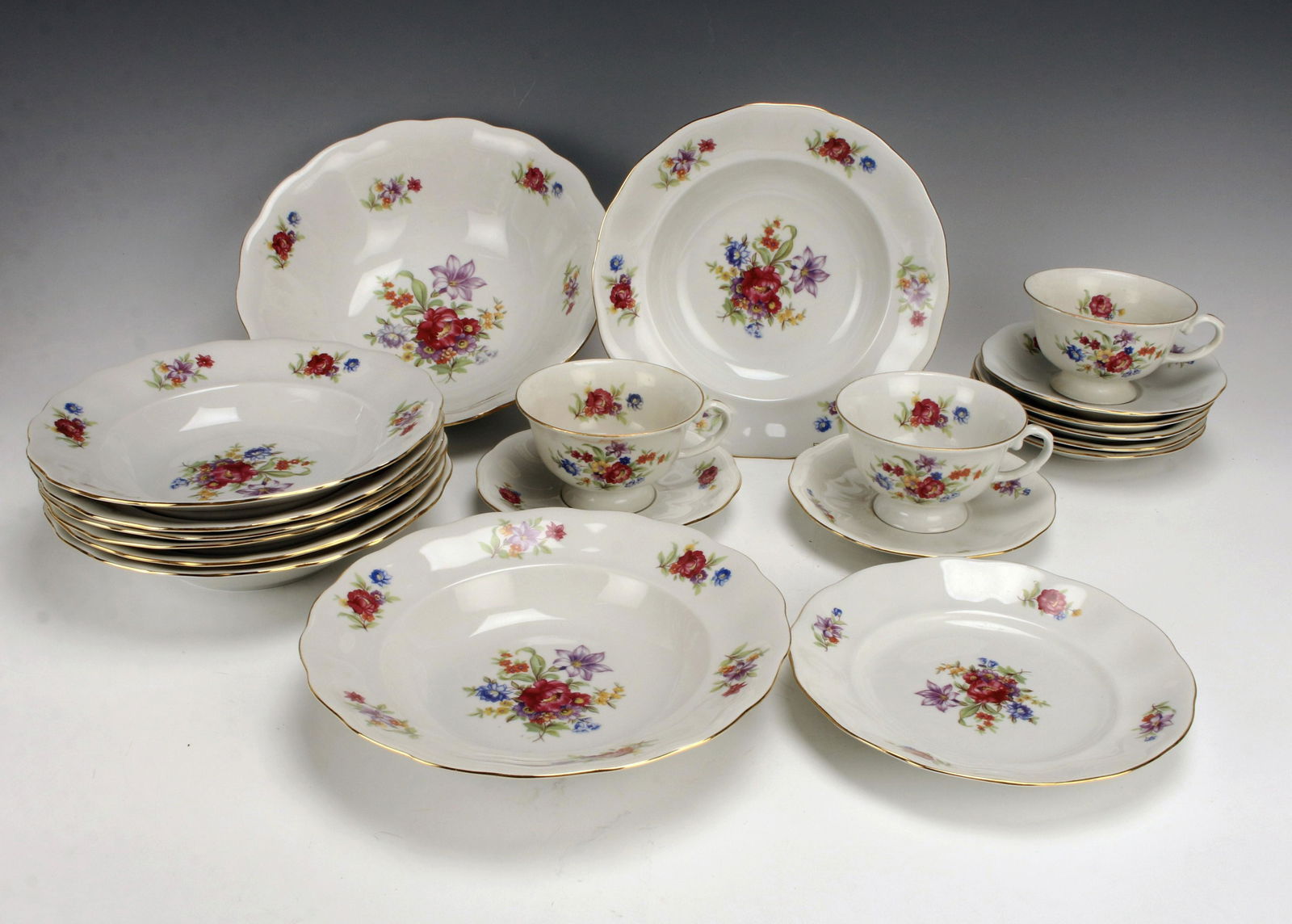 VINTAGE JAROLINA PORCELAIN MADE IN POLAND (1 of 3)