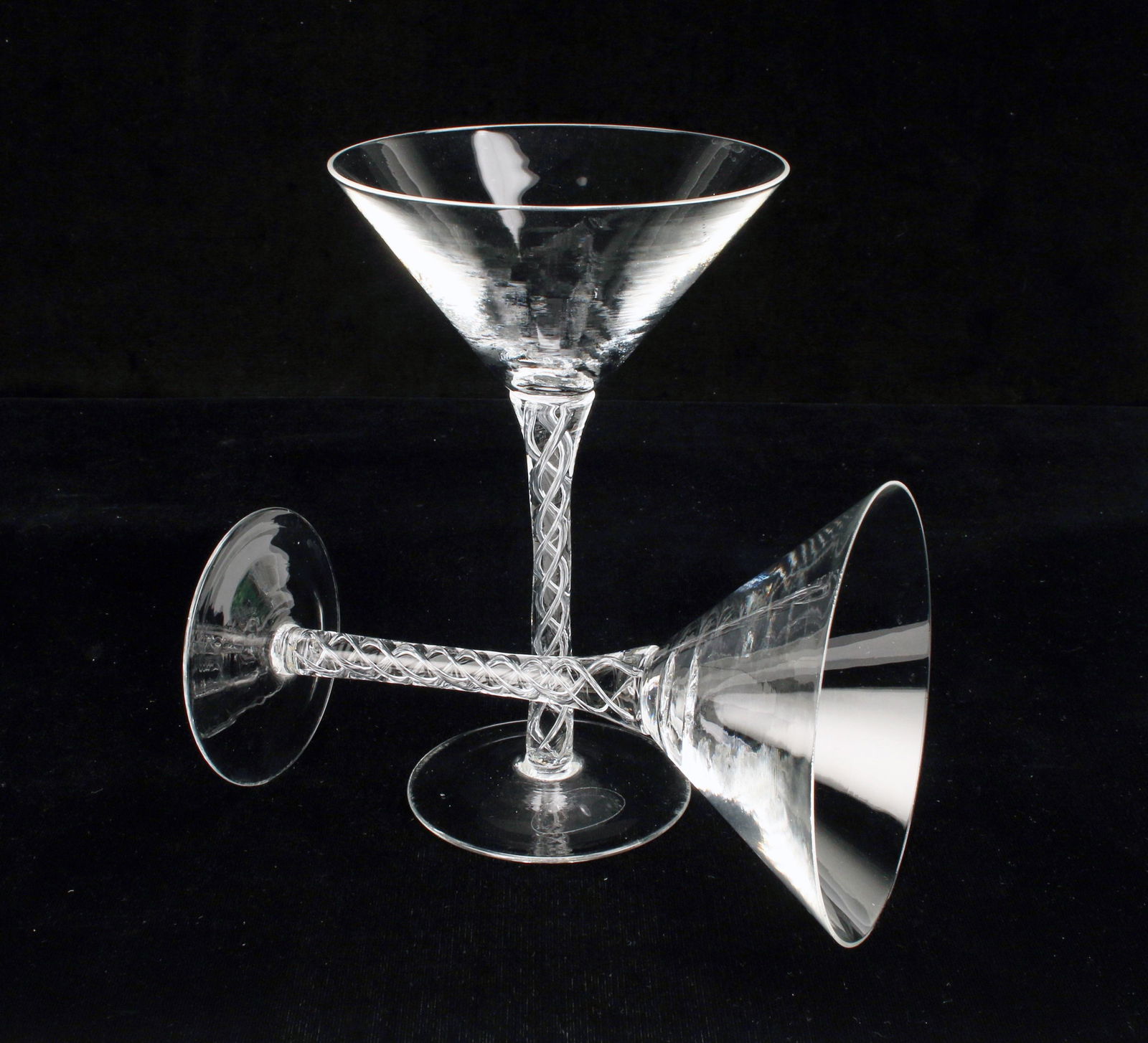MARTINI GLASSES WITH TWISTED GLASS STEMS (1 of 2)