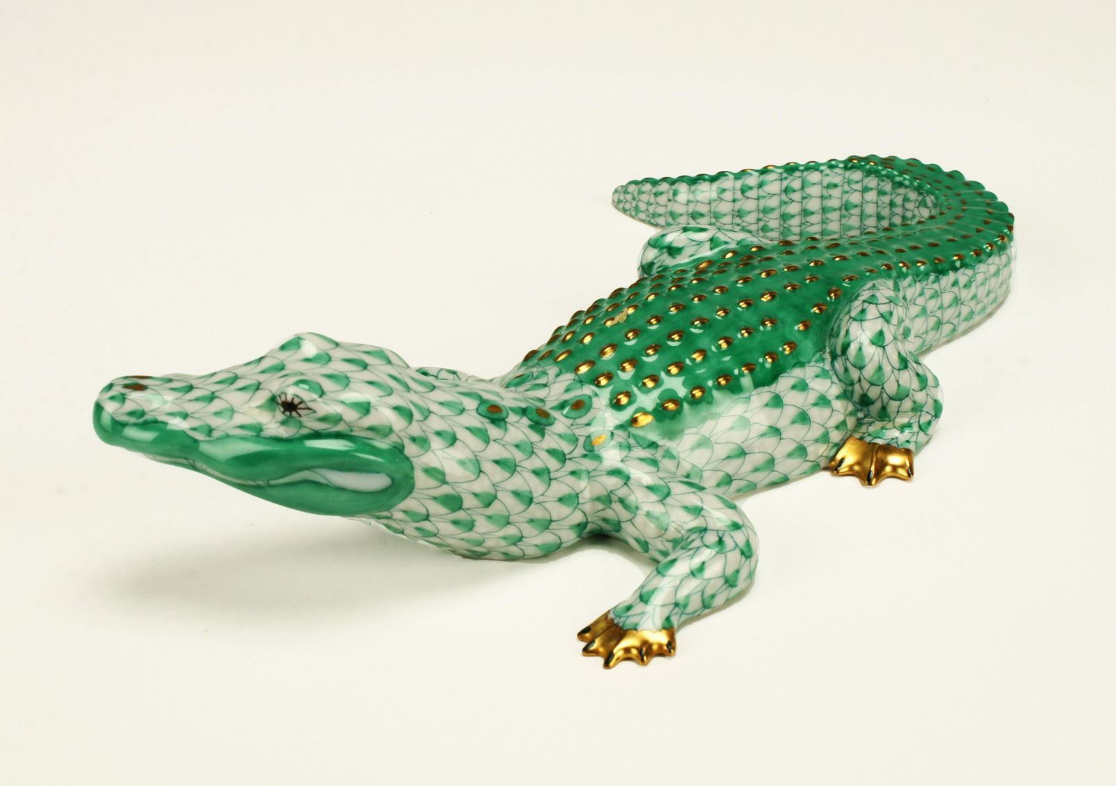 HEREND GREEN FISHNET & GOLD GILT ALLIGATOR (1 of 7)