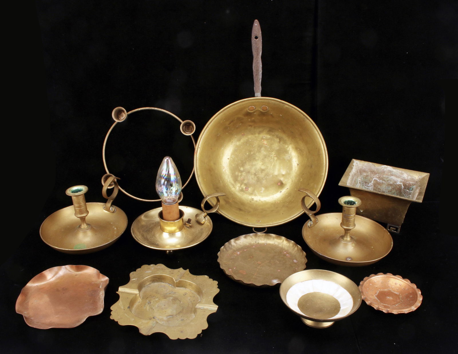 VINTAGE BRASS DECORATIVE LOT (1 of 6)