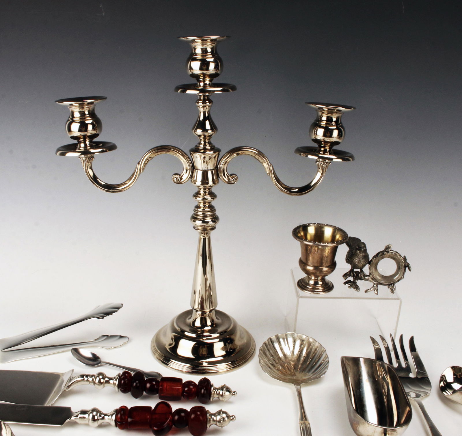 SILVERPLATE, STERLING, STAINLESS SERVING PIECE LOT (1 of 6)