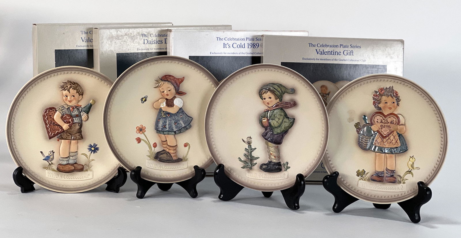FOUR HUMMEL CELEBRATION COLLECTIBLE PLATES IN BOX (1 of 8)