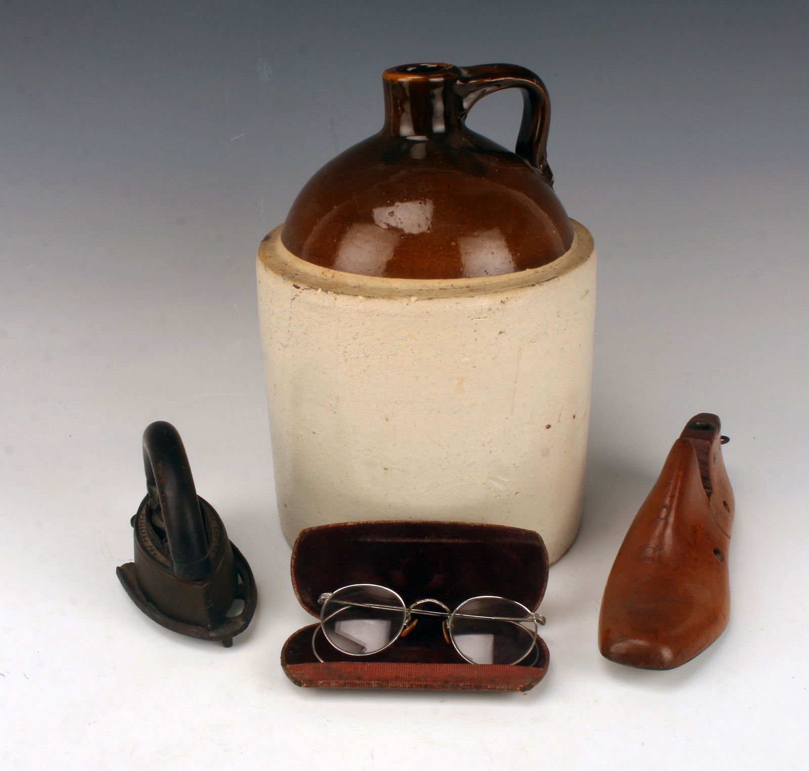 ANTIQUE & VINTAGE DECORATIVE LOT (1 of 4)