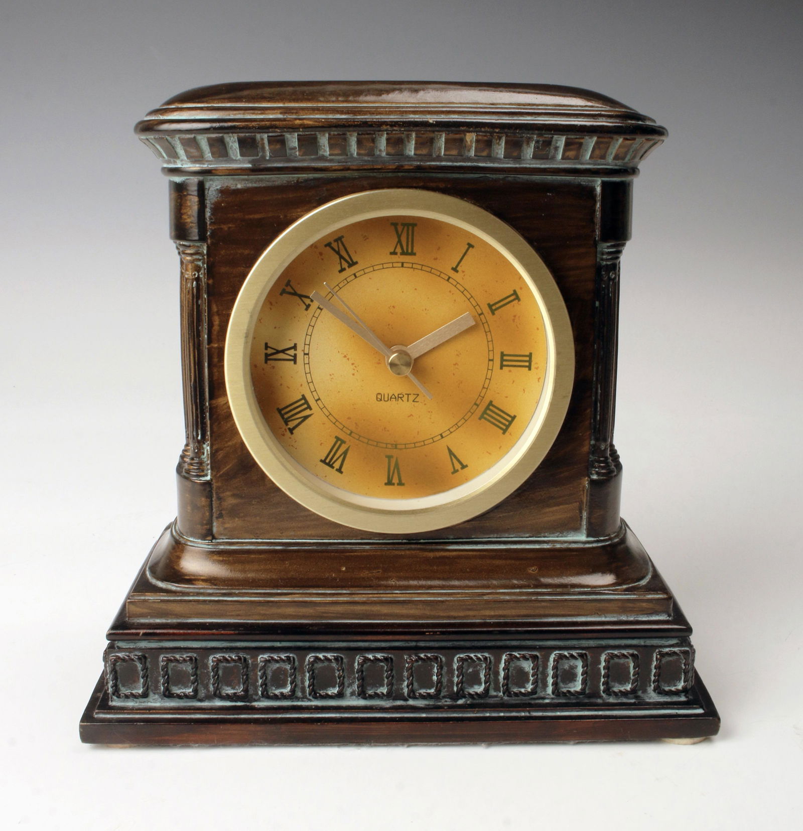 QUARTZ DESK SHELF CLOCK (1 of 2)