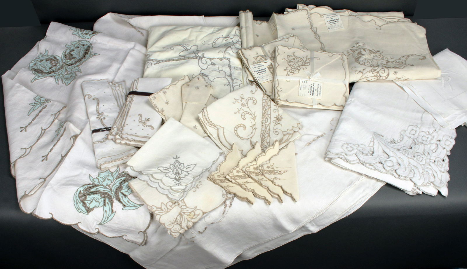 VINTAGE CUT WORK EMBROIDERED TABLE LINENS (1 of 11)