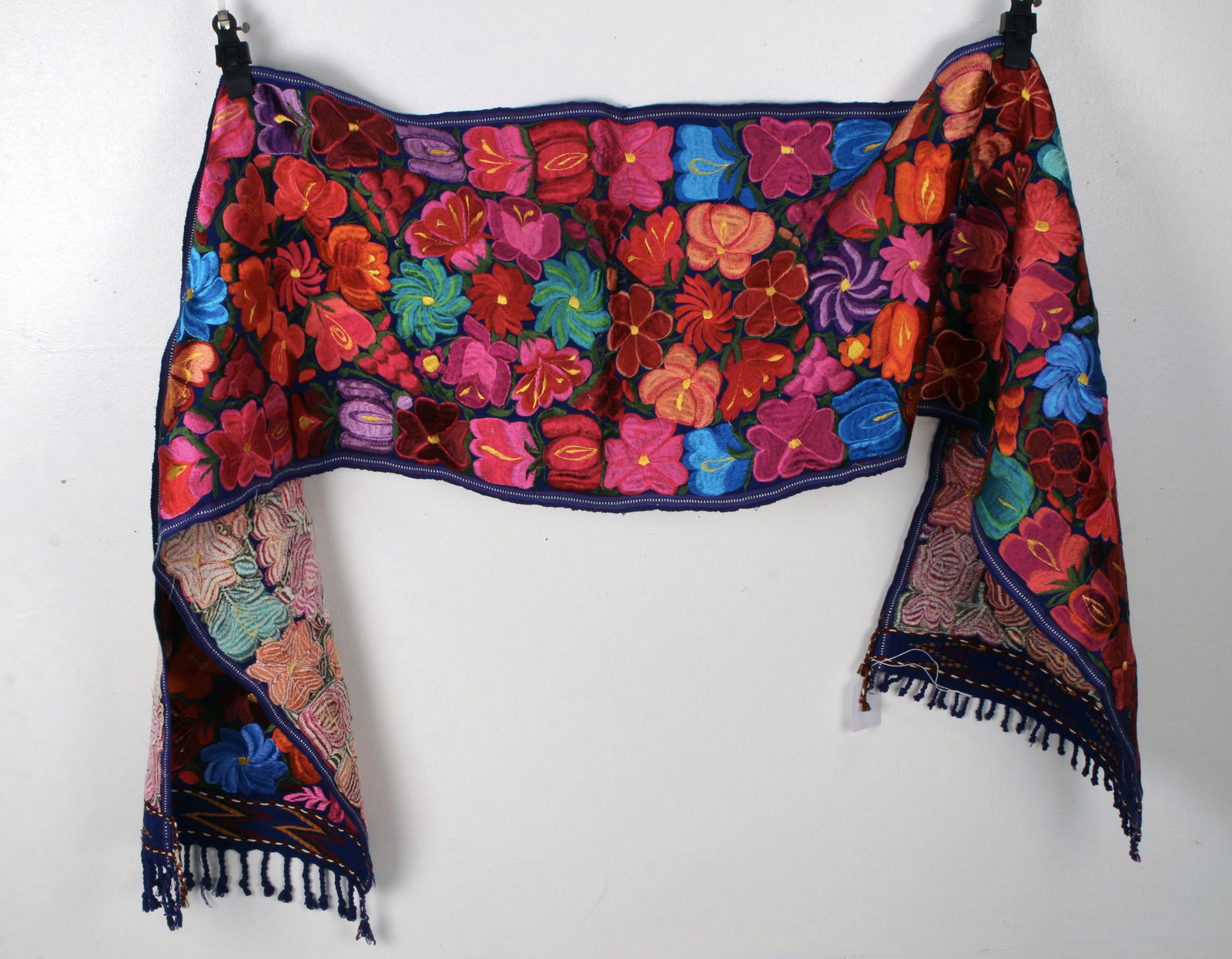 LATIN AMERICAN EMBROIDERED TABLE RUNNER (1 of 3)