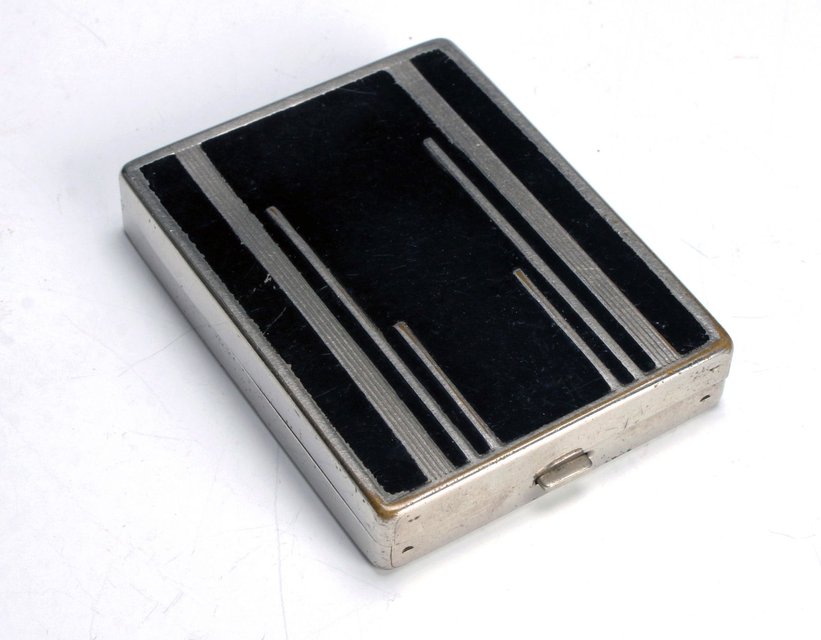 ST. DENIS ART DECO BLACK & SILVER POWDER COMPACT (1 of 7)