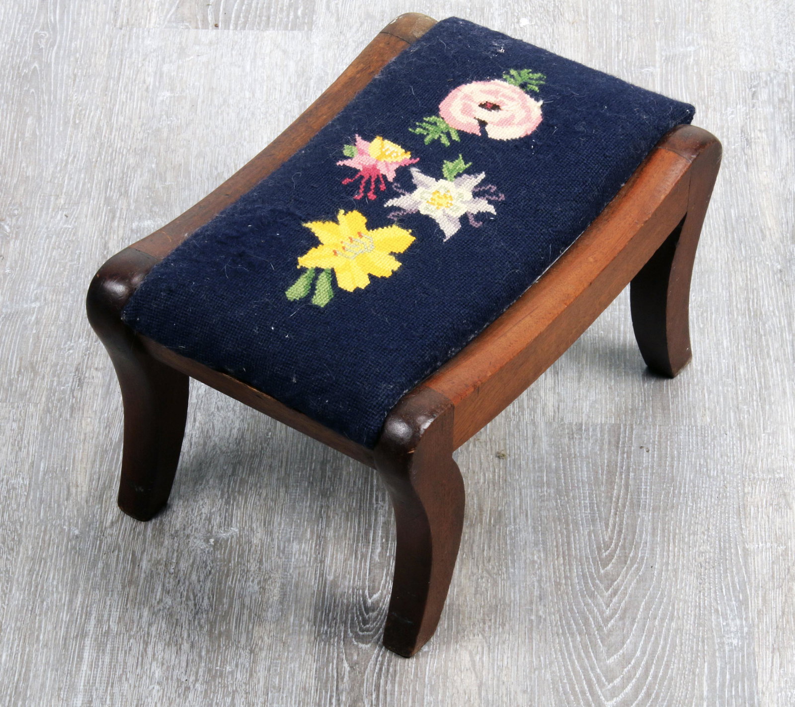 VINTAGE NEEDLEPOINT MAHOGANY FRAME FOOT STOOL (1 of 5)