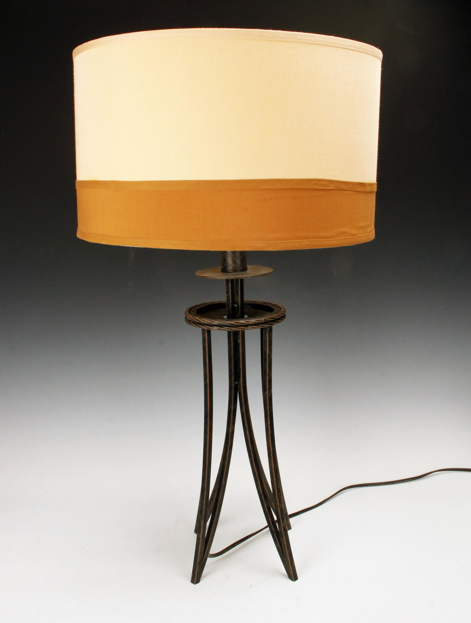 MODERN TABLE LAMP DRUM SHADE (1 of 3)