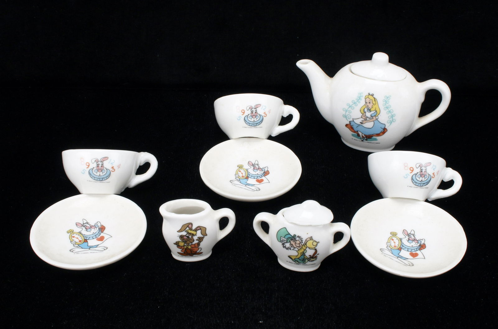 VINTAGE MINIATURE ALICE IN WONDERLAND TEA SET (1 of 5)