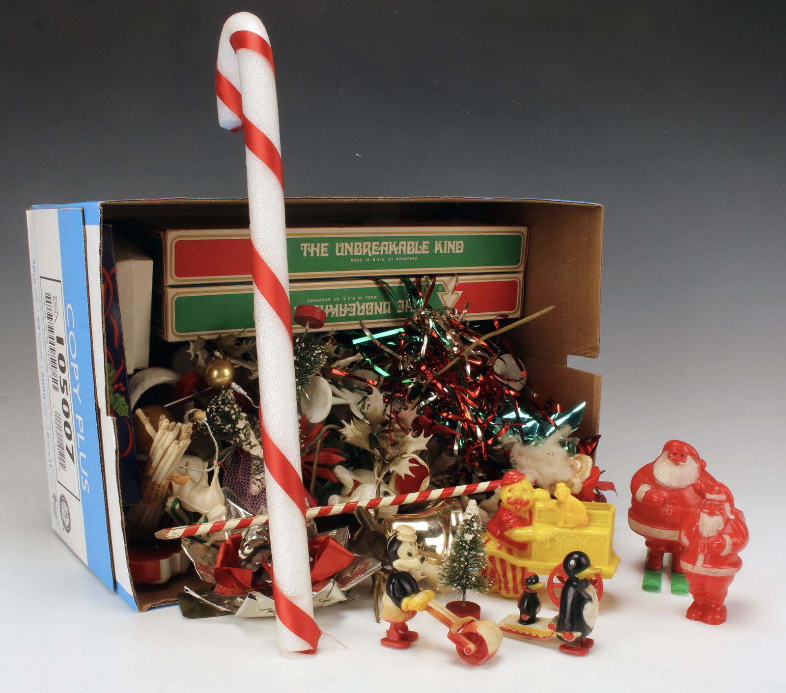 VINTAGE DISNEY AND MCM CHRISTMAS DECOR (1 of 5)