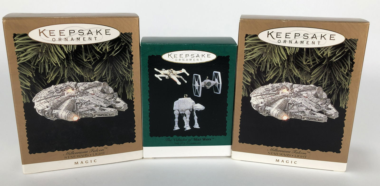 THREE STAR WARS HALLMARK KEEPSAKE ORNAMENTS IN BOX (1 of 4)