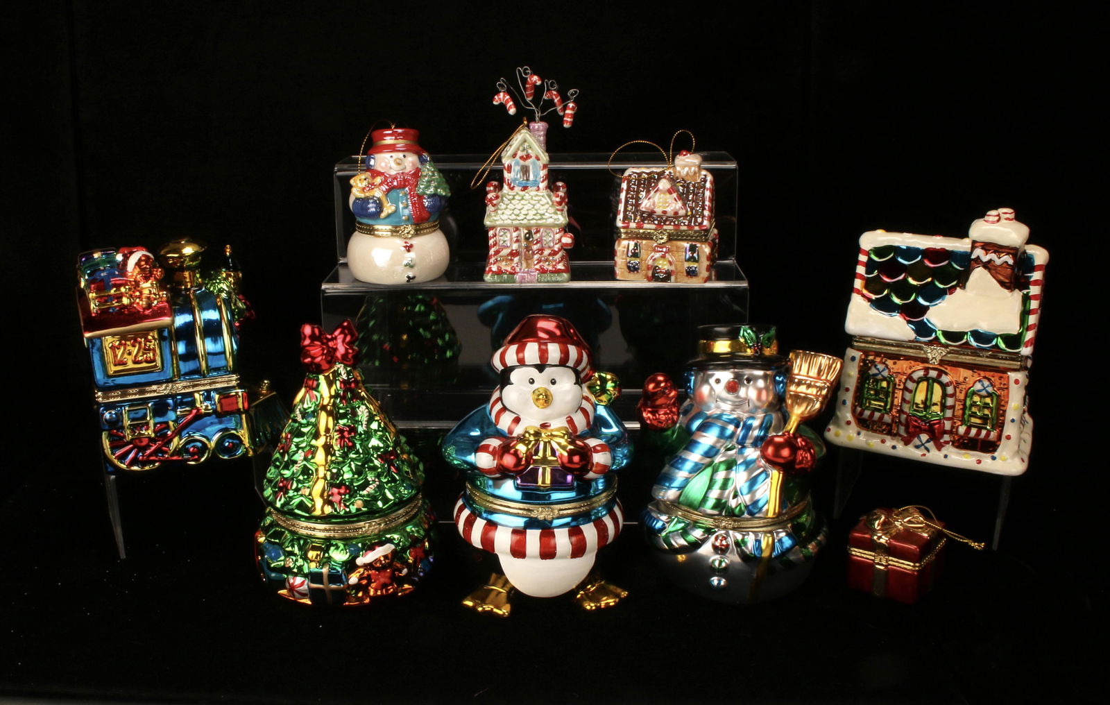 NINE LUSTER CHRISTMAS DECORATION ORNAMENTS (1 of 10)