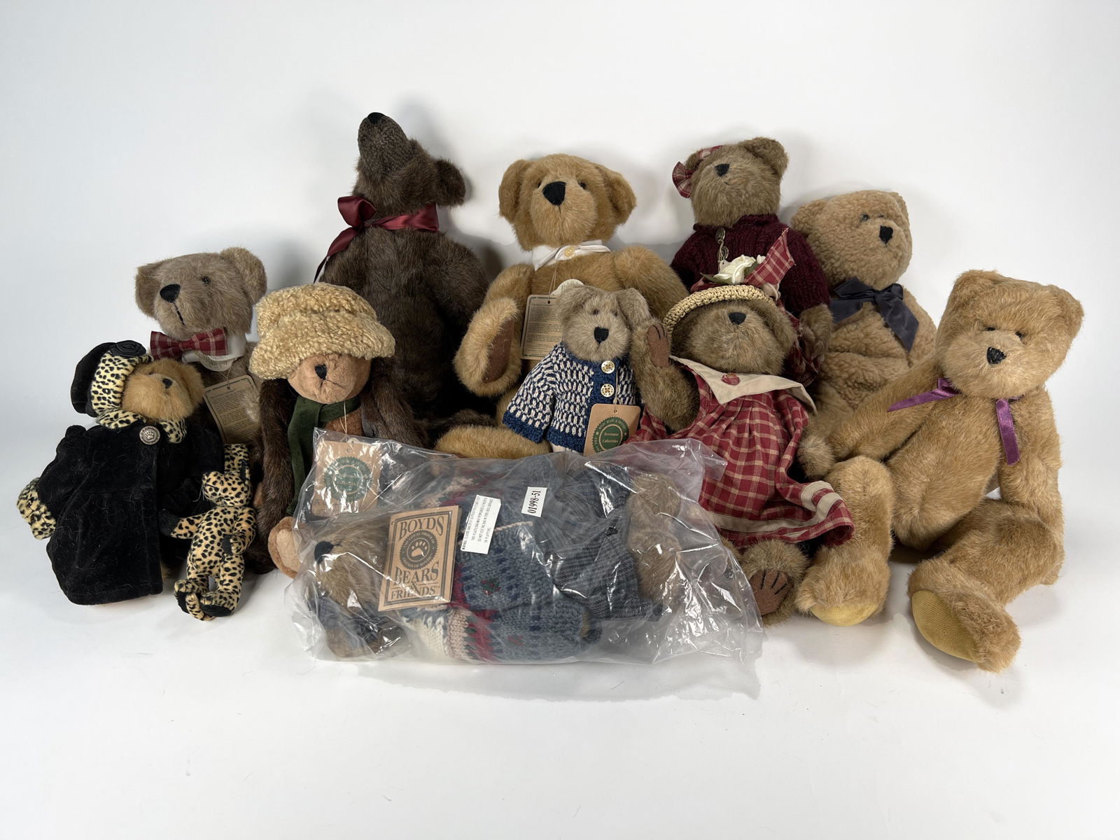 BOYDS BEARS COLLECTION (1 of 5)