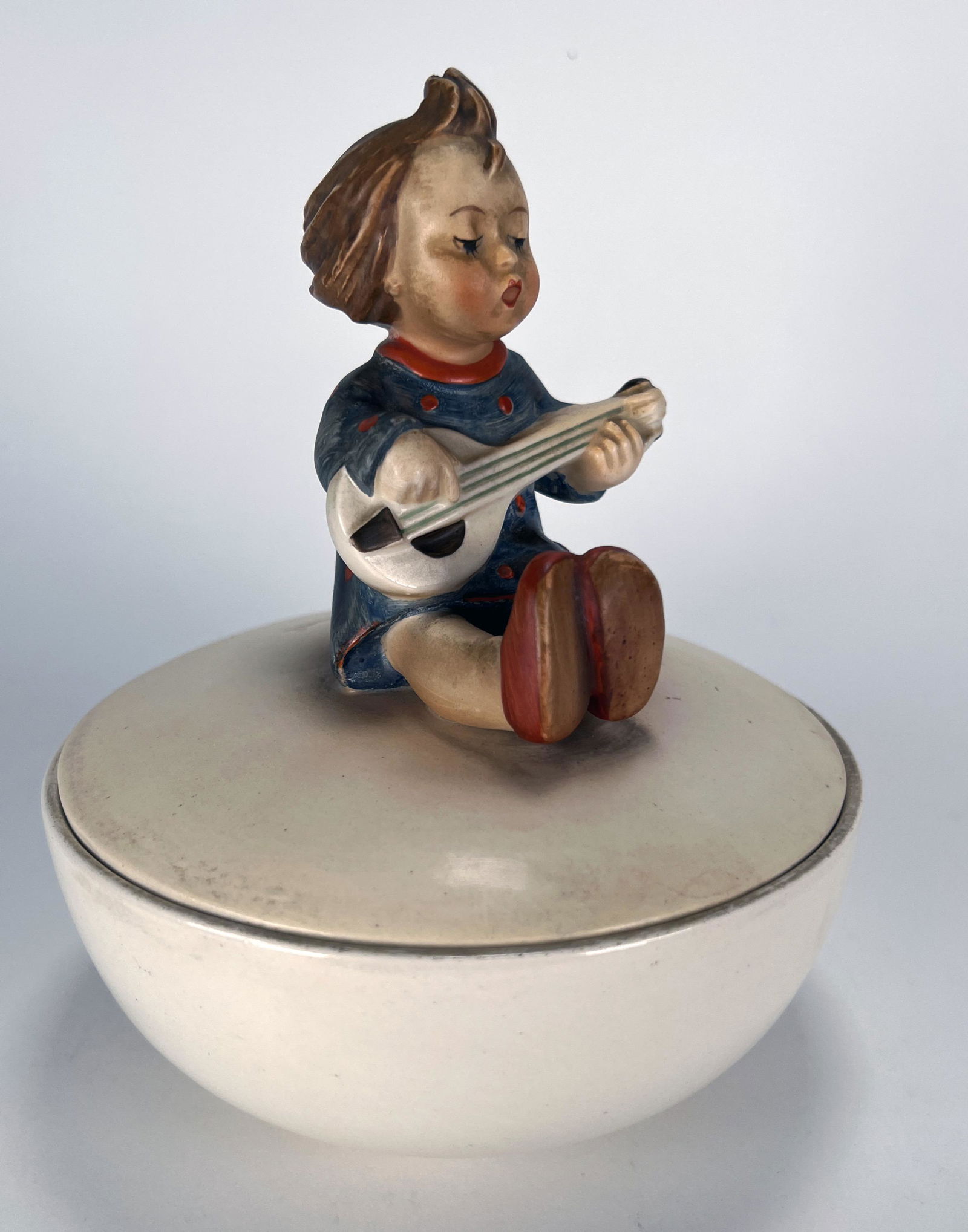GOEBEL HUMMEL LIDDED BOX "JOYFUL" TMK-2 (1 of 6)