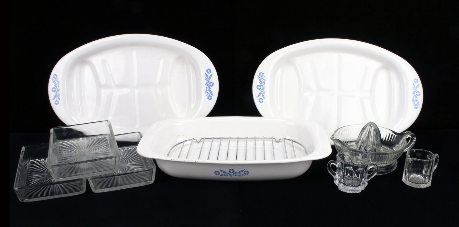 CORNING WARE CORNFLOWER ROASTERS & PRESSED GLASS (1 of 12)