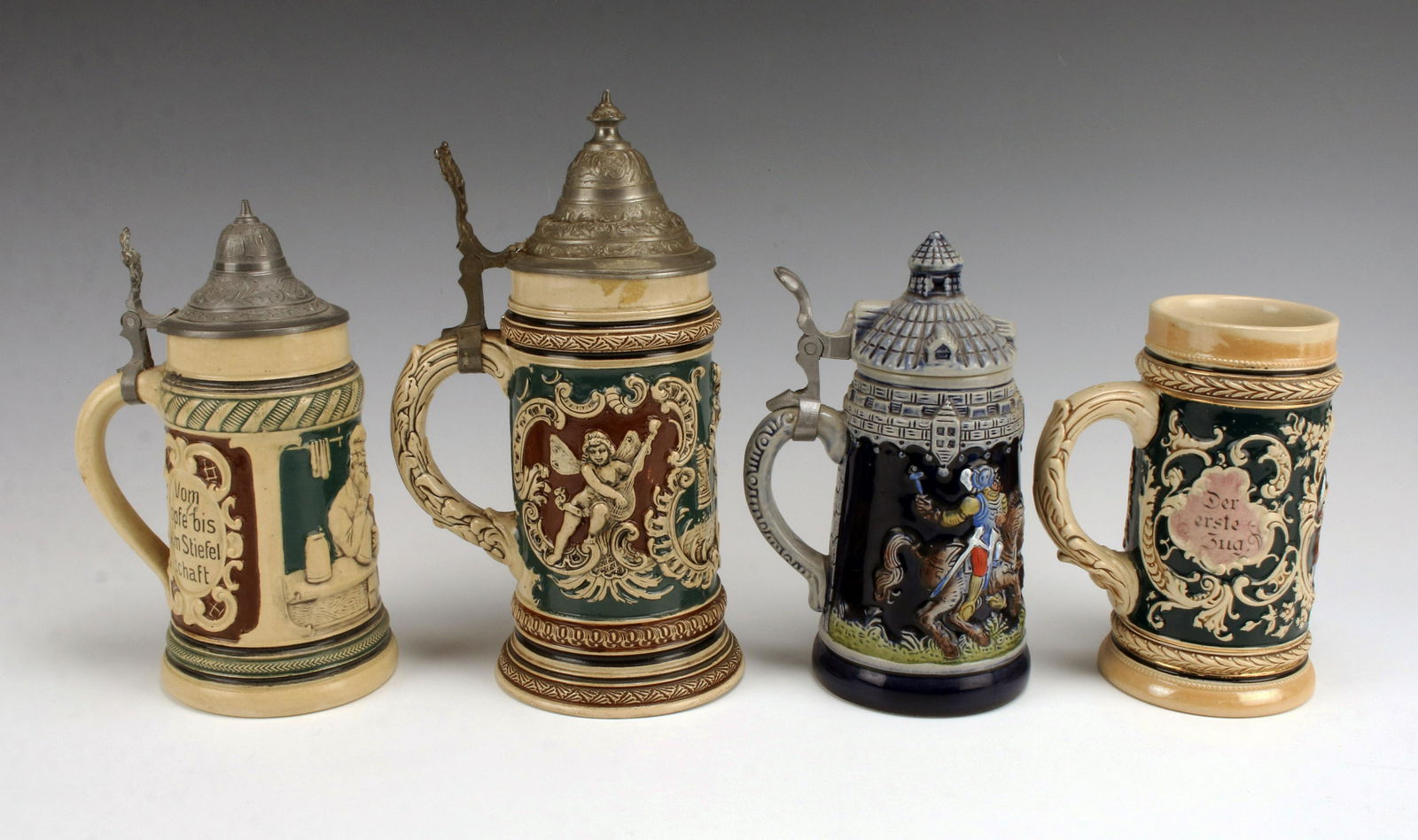 4 VINTAGE SOUVENIR BEER STEINS (1 of 7)