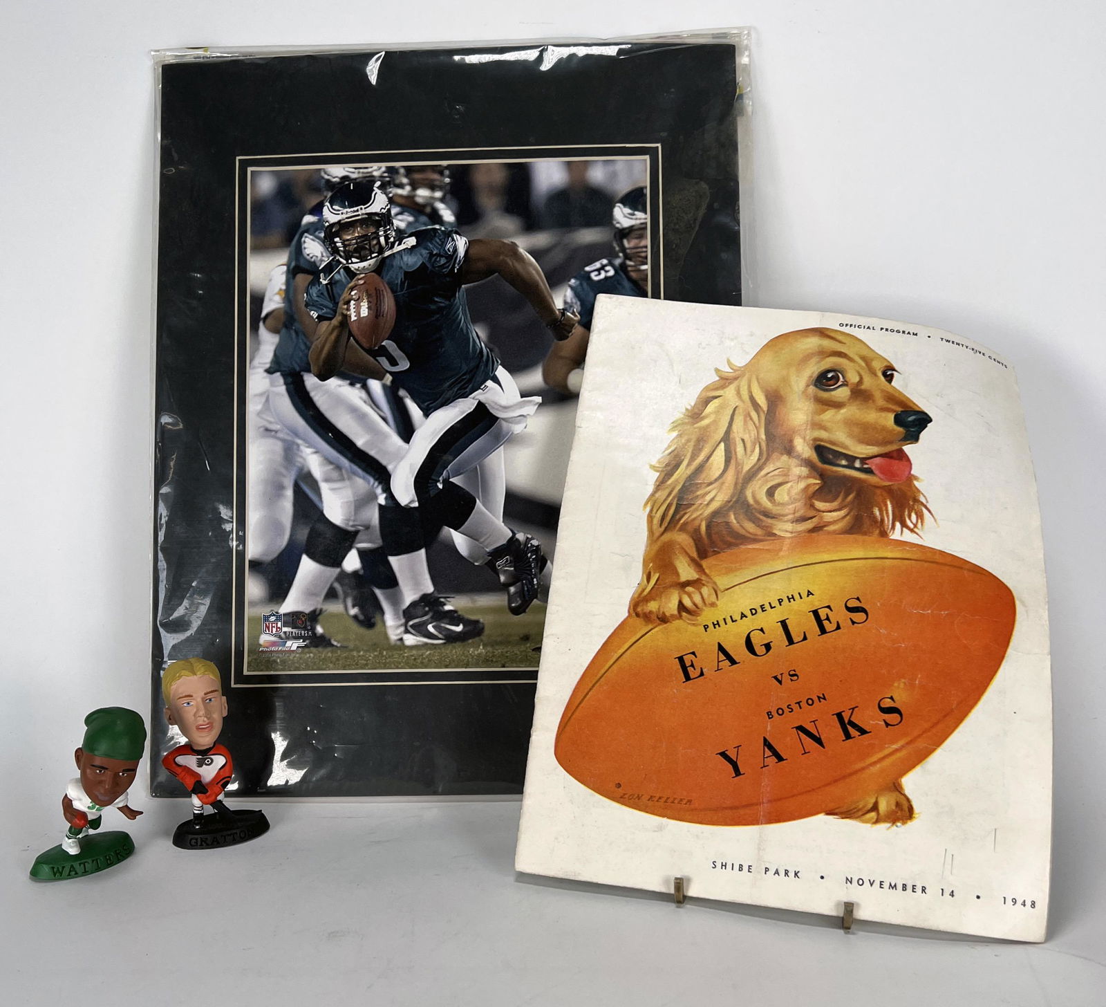 PHILADELPHIA EAGLES/FLYERS SPORTS MEMORABILIA (1 of 6)