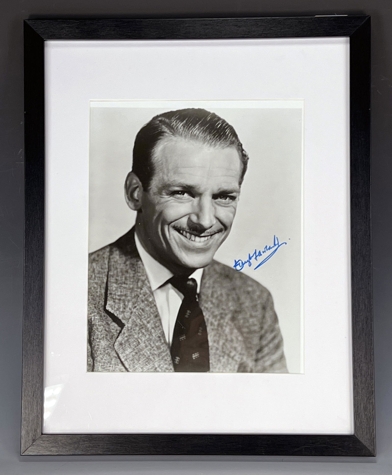 DOUGLAS FAIRBANKS JR AUTOGRAPHED HEADSHOT (1 of 3)