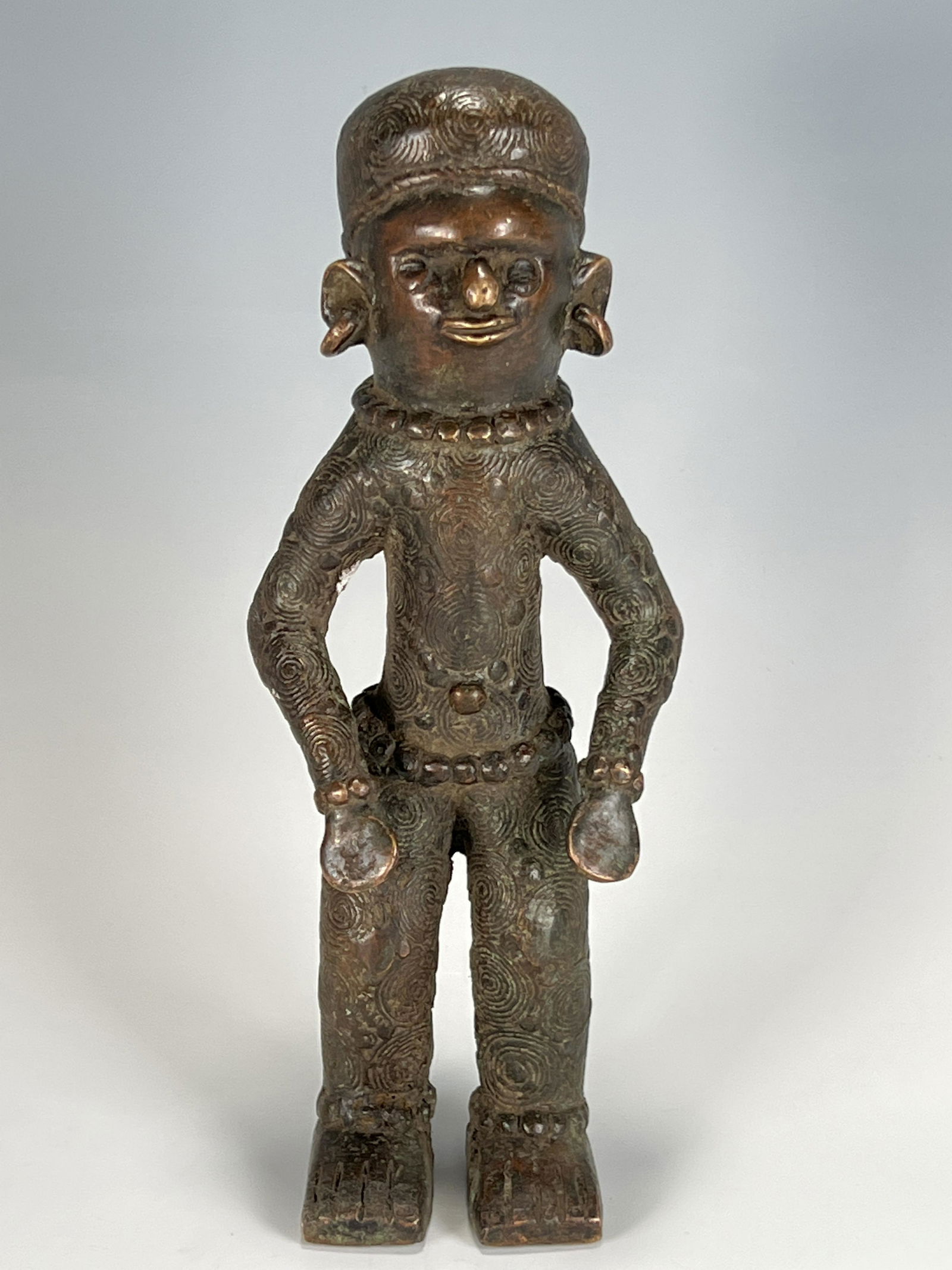 BRONZE POWERFUL CHAMBA FIGURE NIGERIA (1 of 8)