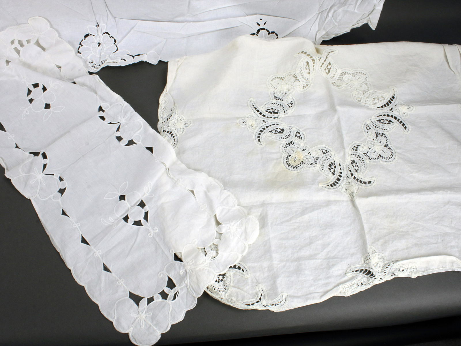 VINTAGE BED LINENS & CROCHETED TABLECLOTH (1 of 9)